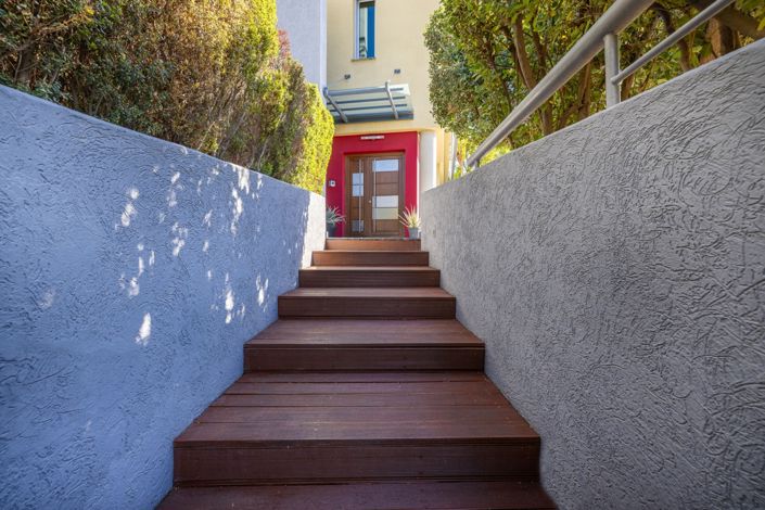 Image No.7-6 Bed House for sale