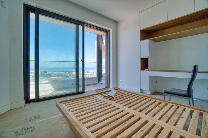 Image No.8-7 Bed House for sale