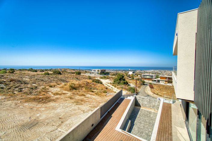 Image No.9-7 Bed House for sale