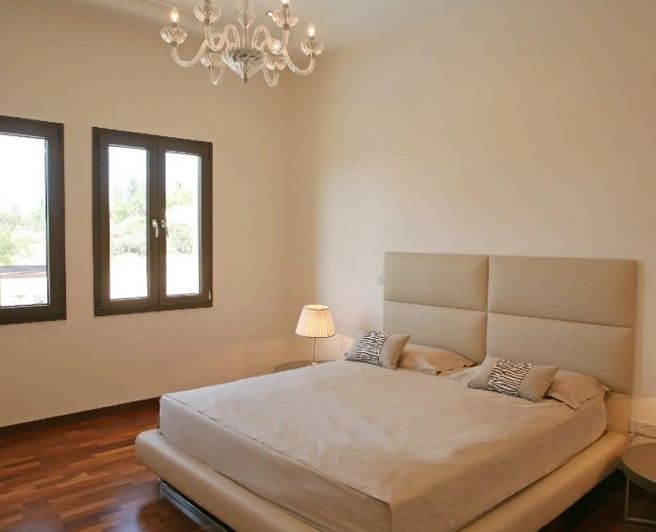 Image No.5-Maison de 5 chambres à vendre à Kalogirou