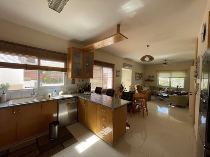 Image No.9-Maison de 5 chambres à vendre à Kalogirou