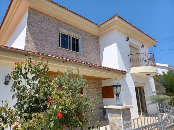 Image No.1-5 Bed House for sale