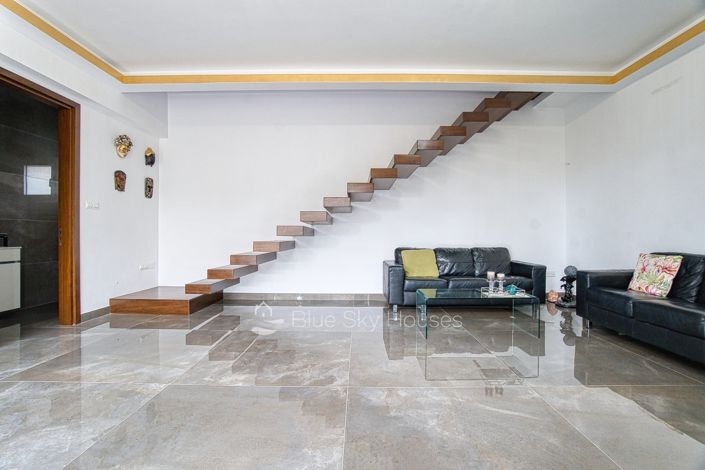 Image No.4-3 Bed House for sale