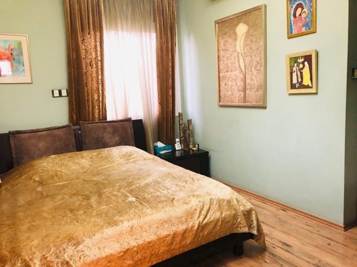 Image No.6-4 Bed House for sale