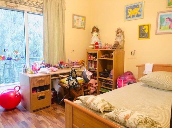 Image No.9-4 Bed House for sale