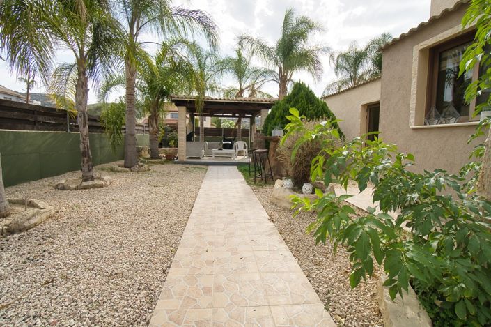 Image No.6-3 Bed House for sale