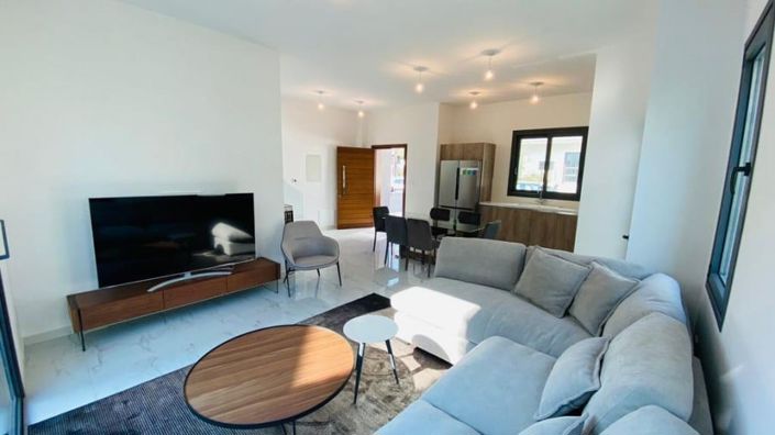 Image No.3-2 Bed House for sale