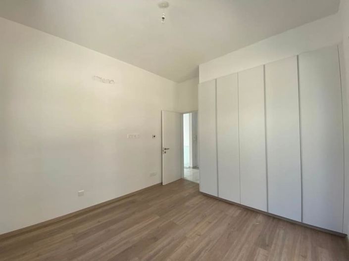 Image No.7-2 Bed House for sale