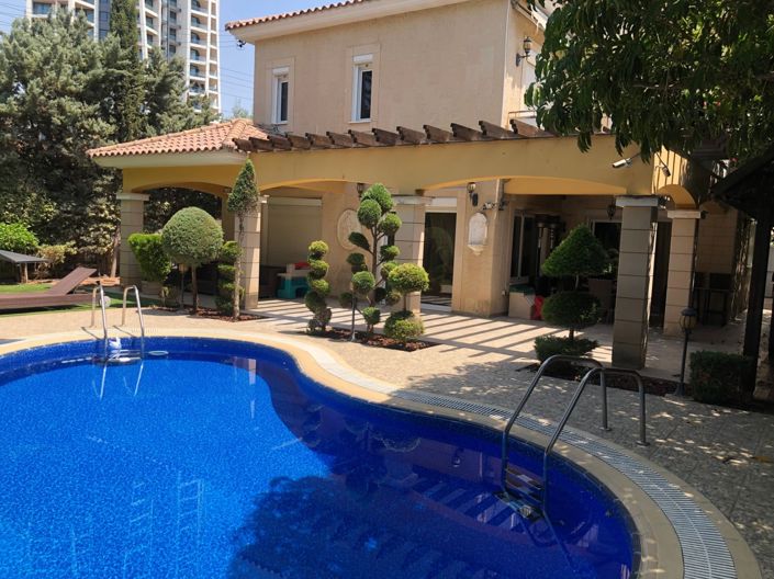 Image No.1-4 Bed House for sale