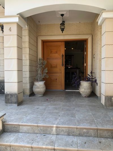 Image No.3-4 Bed House for sale