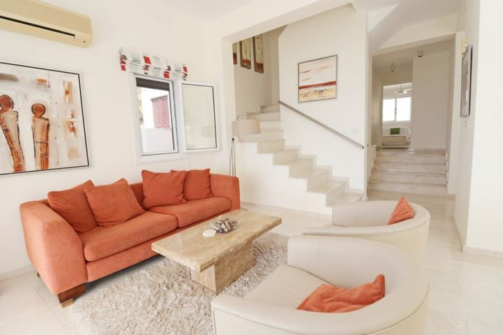 Image No.8-4 Bed House for sale