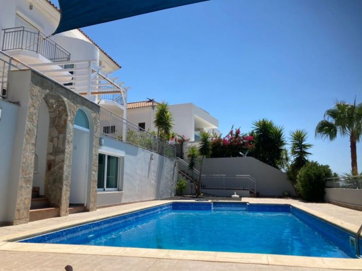 Image No.4-Maison de 4 chambres à vendre à Agios Tychonas