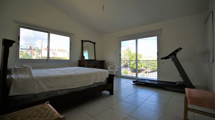 Image No.9-3 Bed House for sale