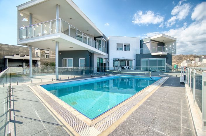 Image No.1-5 Bed House for sale