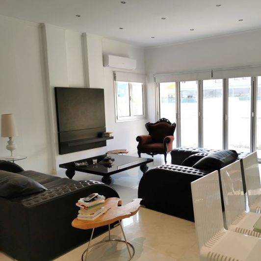 Image No.1-6 Bed House for sale