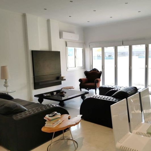 Image No.1-6 Bed House for sale