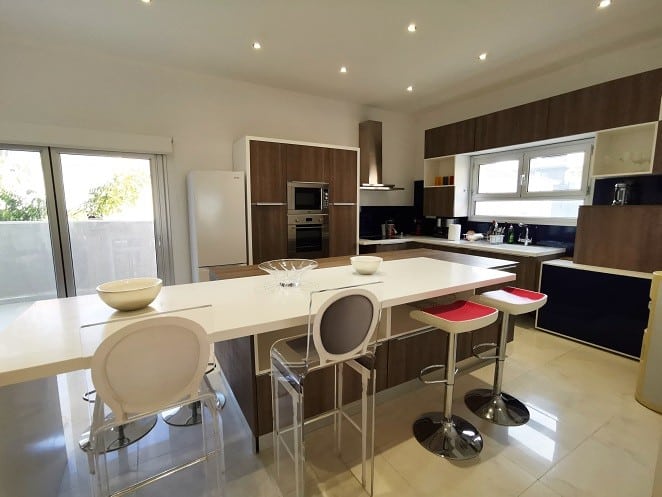 Image No.2-Maison de 6 chambres à vendre à Agios Athanasios