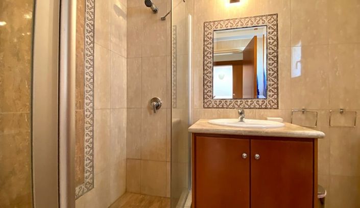 Image No.9-4 Bed House for sale