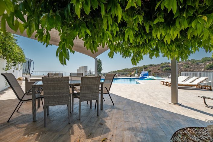 Image No.2-4 Bed House for sale