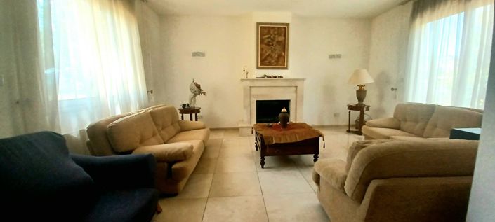 Image No.7-4 Bed House for sale