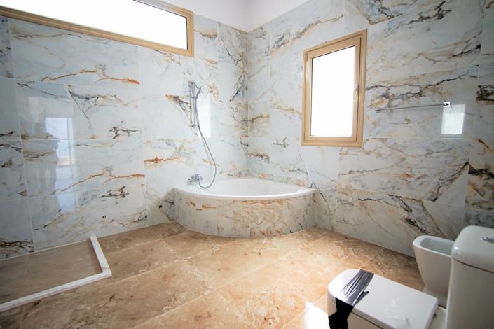 Image No.5-4 Bed House for sale