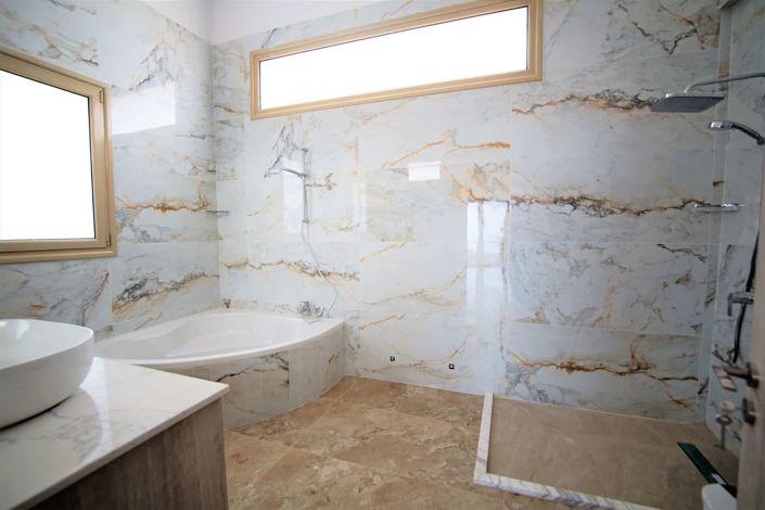 Image No.6-4 Bed House for sale