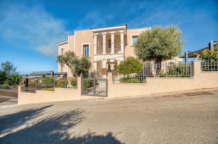 Image No.3-6 Bed House for sale