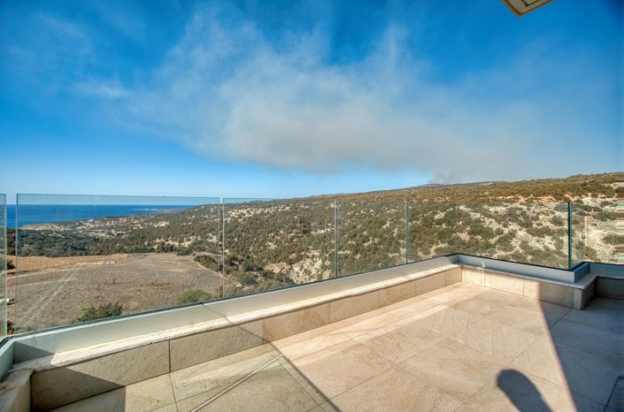 Image No.8-6 Bed House for sale