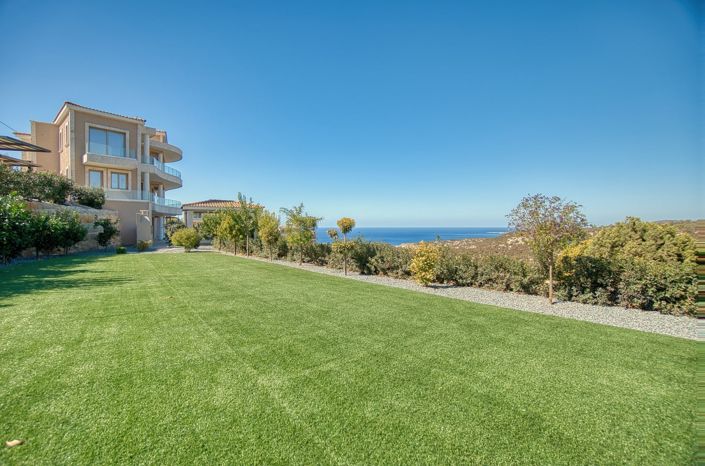 Image No.7-5 Bed House for sale