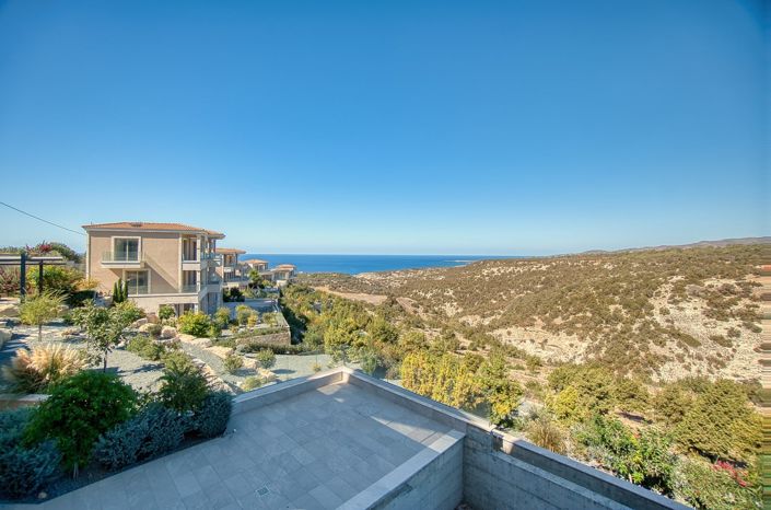 Image No.8-5 Bed House for sale