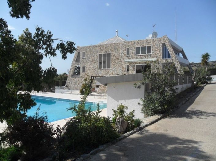 Image No.1-4 Bed House for sale