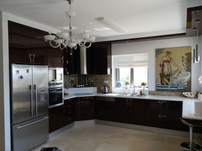 Image No.8-4 Bed House for sale