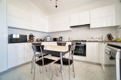 554711-detached-villa-for-sale-in-tala-kamare