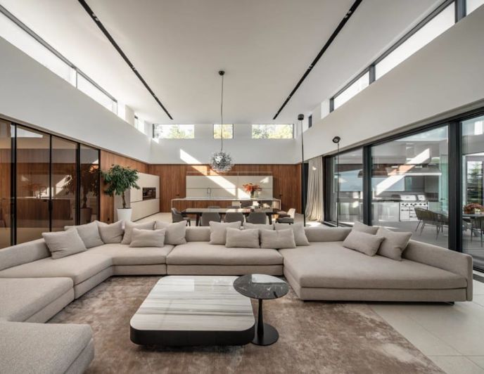 Image No.2-Maison de 5 chambres à vendre à Agios Tychonas