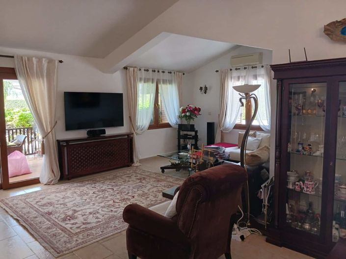 Image No.4-Maison de 4 chambres à vendre à Pyrgos