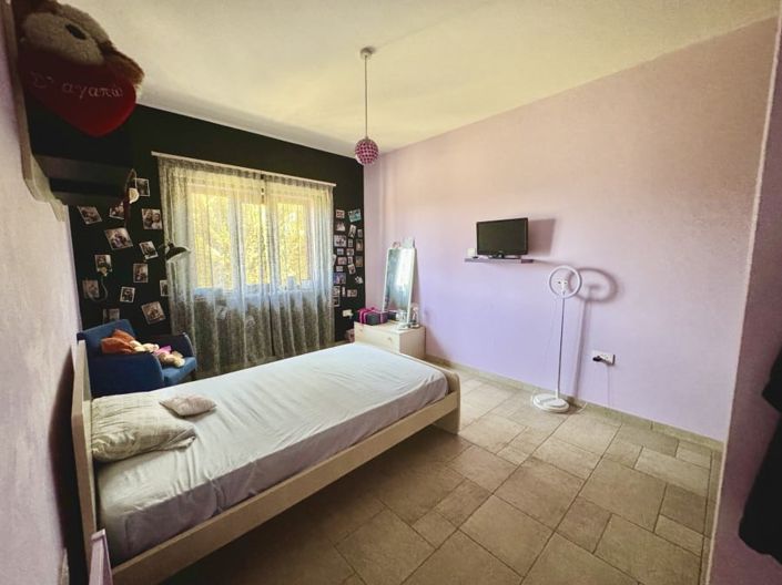 Image No.10-5 Bed House for sale