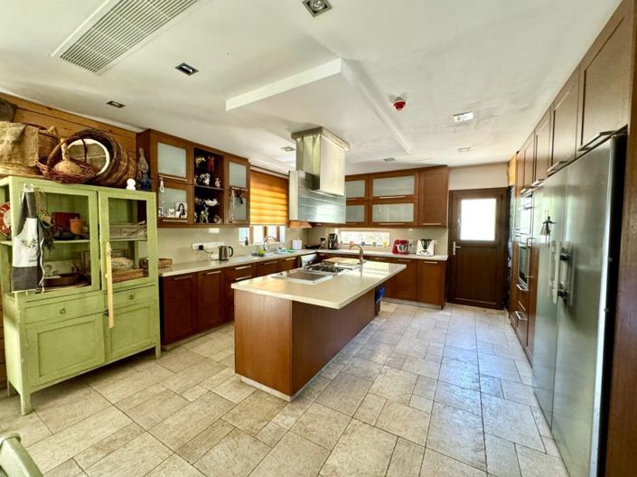 Image No.2-5 Bed House for sale