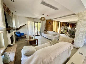 608189-detached-villa-for-sale-in-akrountaful