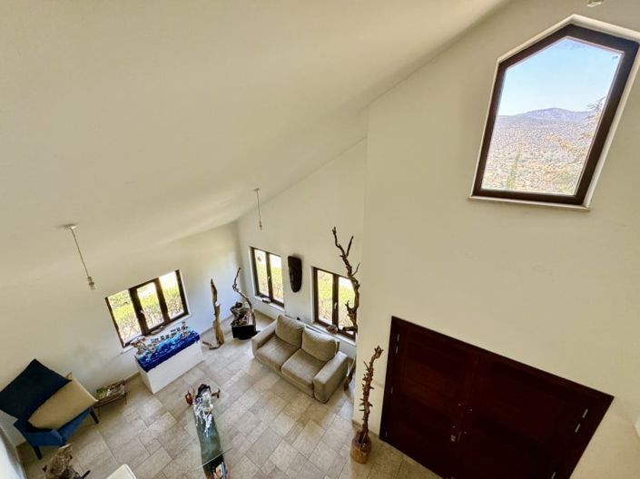 Image No.8-5 Bed House for sale