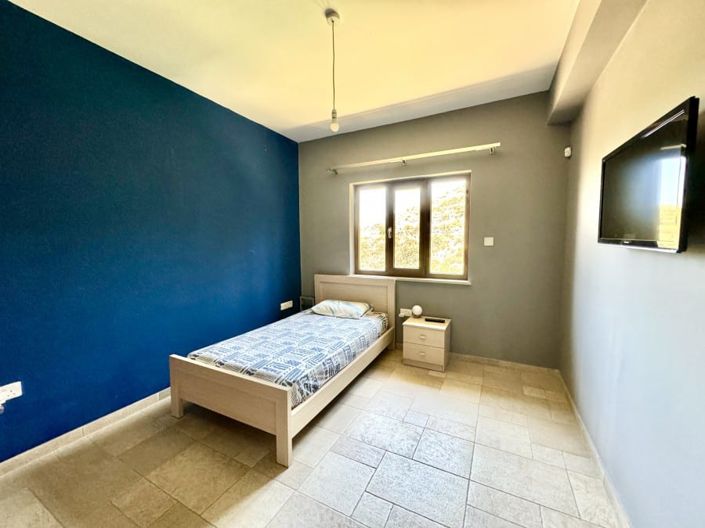 Image No.9-5 Bed House for sale