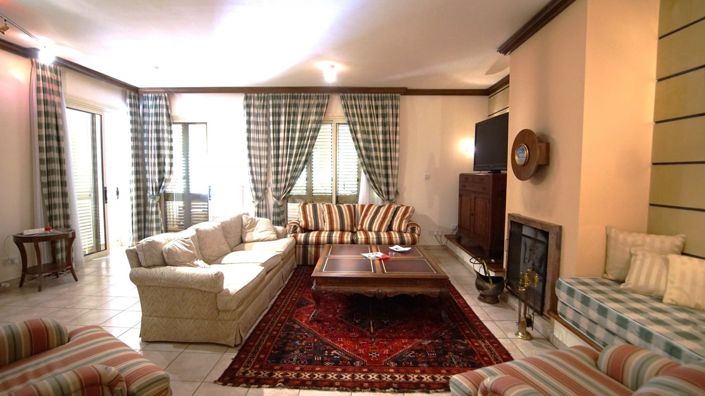 Image No.10-3 Bed House for sale