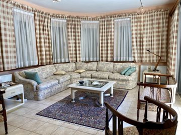 601852-detached-villa-for-sale-in-moniatisori