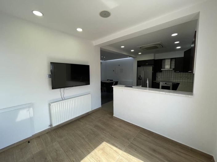 Image No.5-3 Bed House for sale