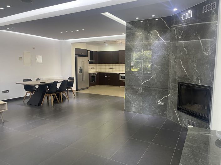 Image No.7-3 Bed House for sale