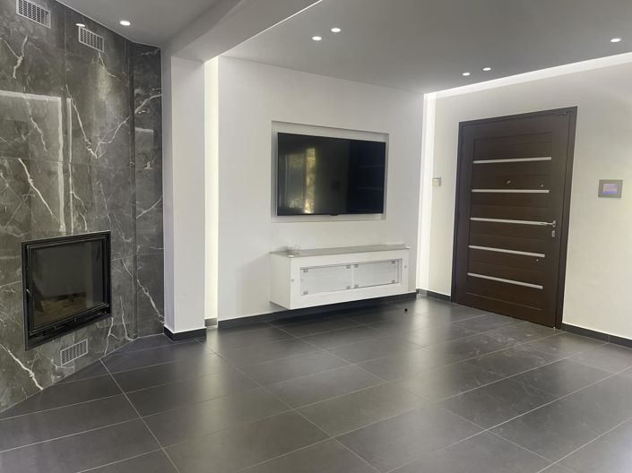 Image No.9-3 Bed House for sale