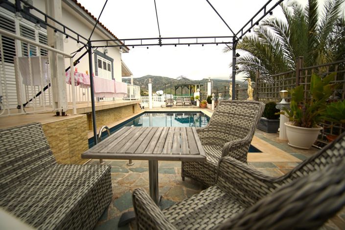 Image No.1-3 Bed House for sale