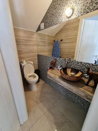 Image No.10-3 Bed House for sale