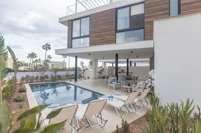 705344-detached-villa-for-sale-in-pernerafull