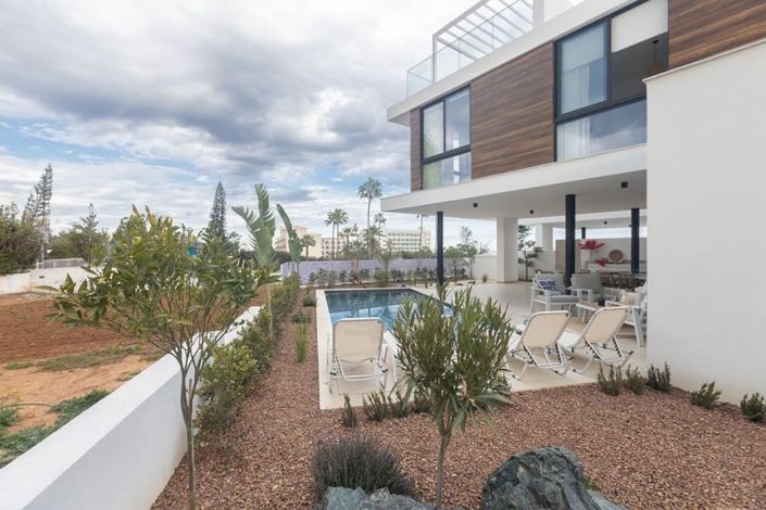 Image No.4-4 Bed House for sale