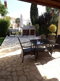 450195-bungalow-in-orokliniorig